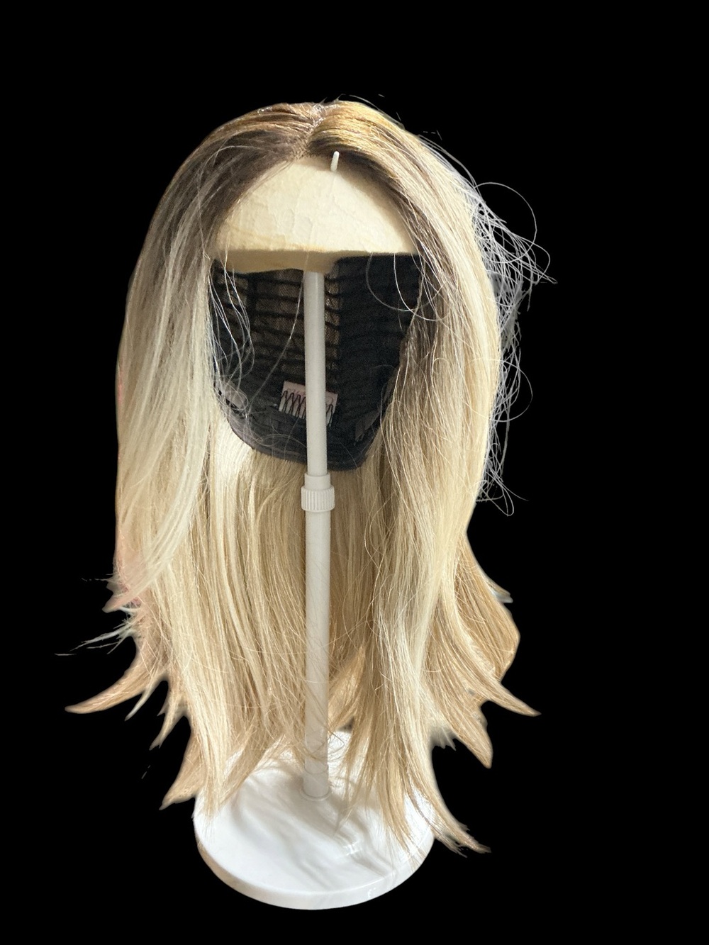 Chelsey Smith Crowns Blonde. Women's Long Straight Synthetic Wig